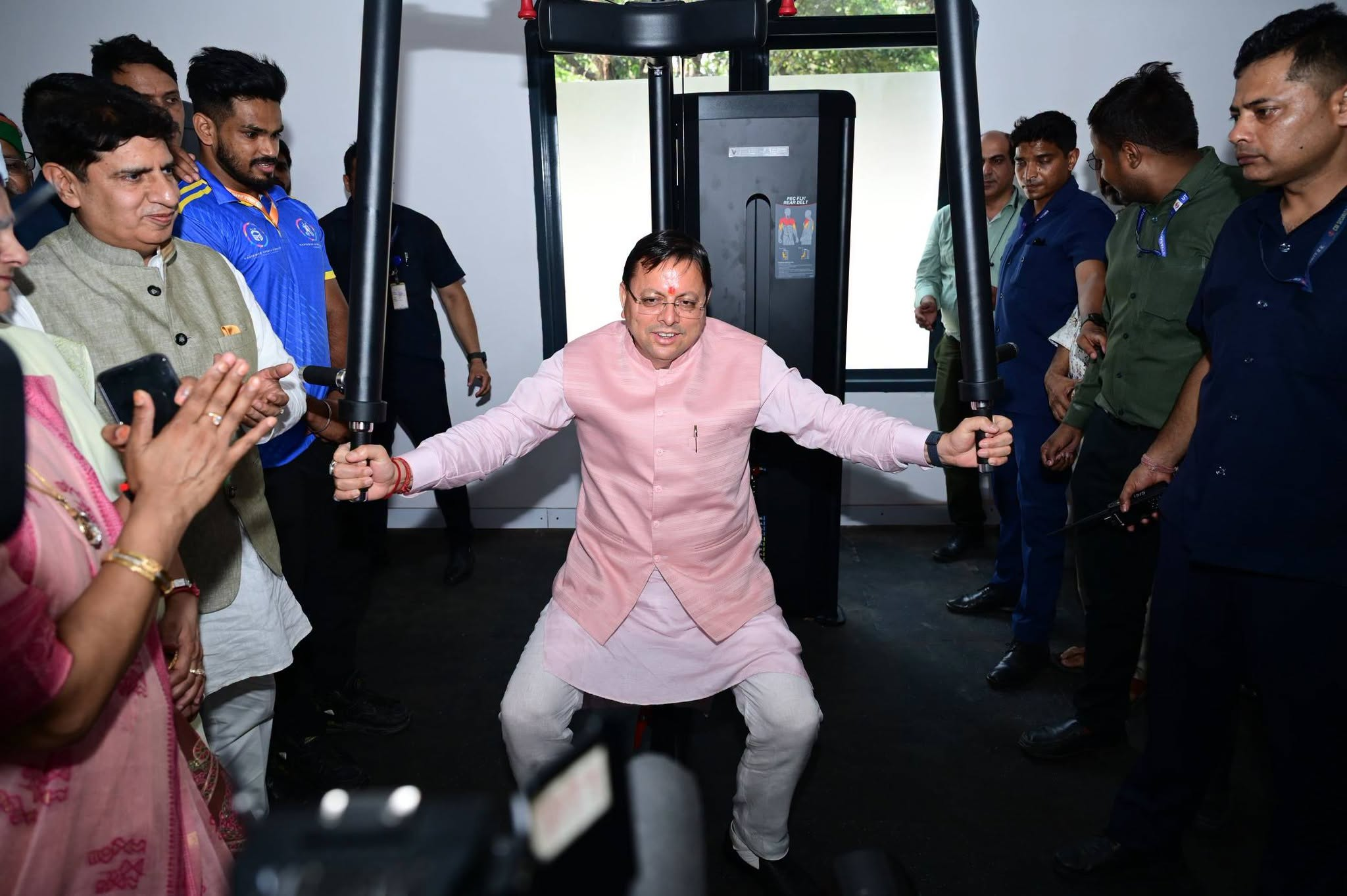 मुख्यमंत्री पुष्कर सिंह धामी रुद्रकी में स्पोर्ट्स कॉम्प्लेक्स का उद्घाटन करते हुए।